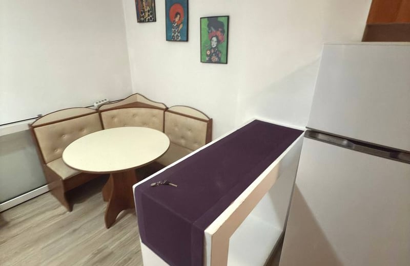 Alquiler de un acogedor apartamento de 2 habitaciones con balcón, Bucarest, Rumanía